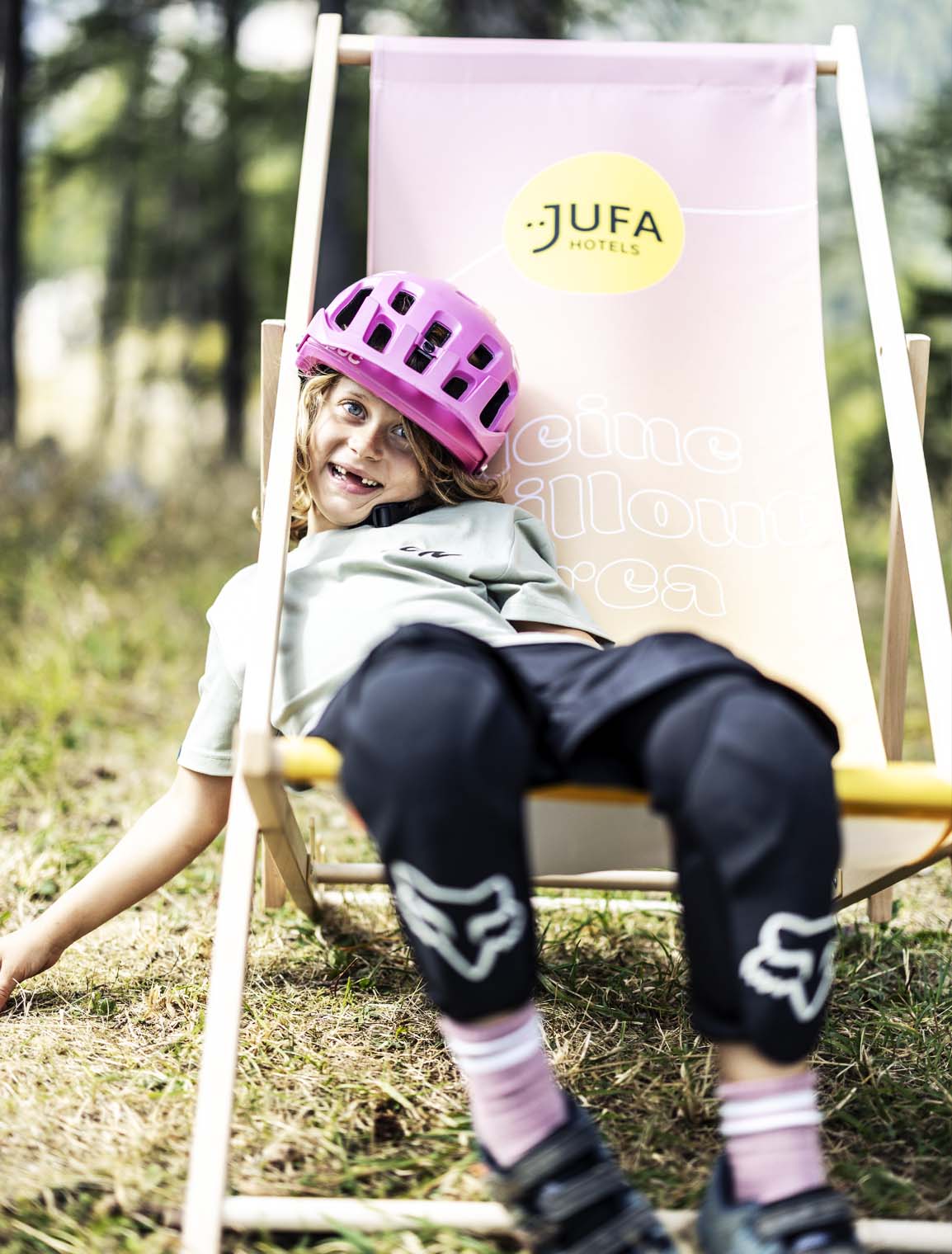 Mädchen_Bleiburg_Petzen_Biking_JUFA_Kind_lachen_Familie_Hotel