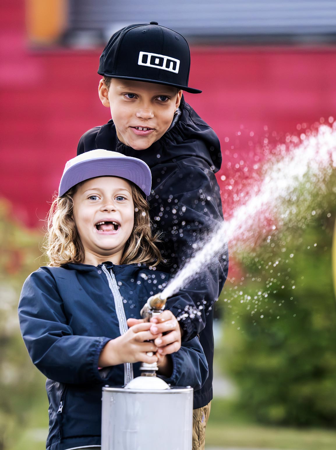 Maedchen_boy_girl_Bleiburg_Petzen_Biking_JUFA_Kind_lachen_Familie_Hotel